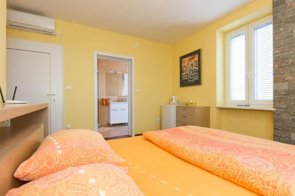 Villa Ajda - Orange Room Omišalj Exterior foto