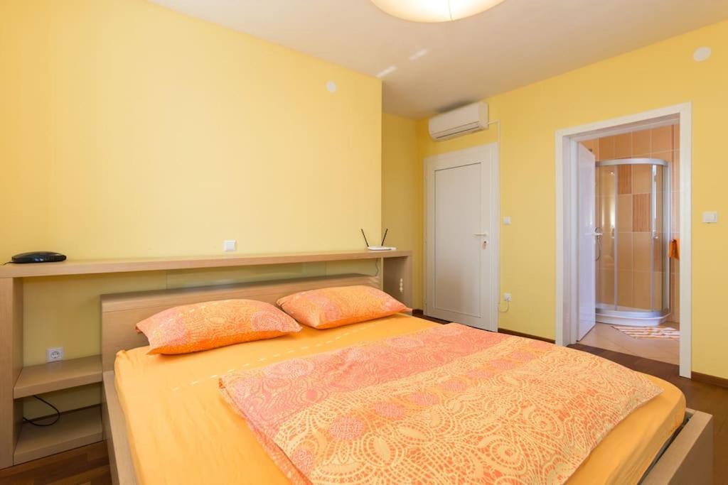Villa Ajda - Orange Room Omišalj Exterior foto